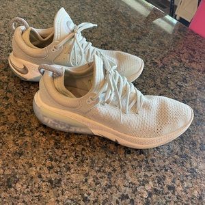 Women’s Nike flyknit